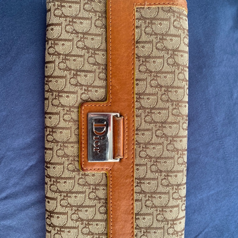 Vintage door wallet 100% authentic